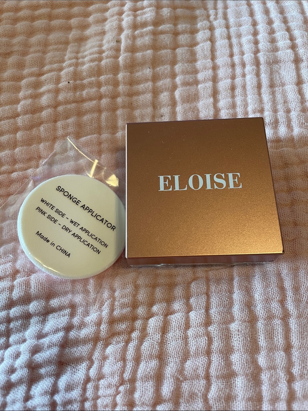 Rose Gold Compact Blush with Sponge Applicator